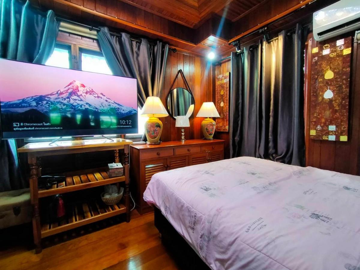 Ruenthip Homestay Bangkok Exterior photo