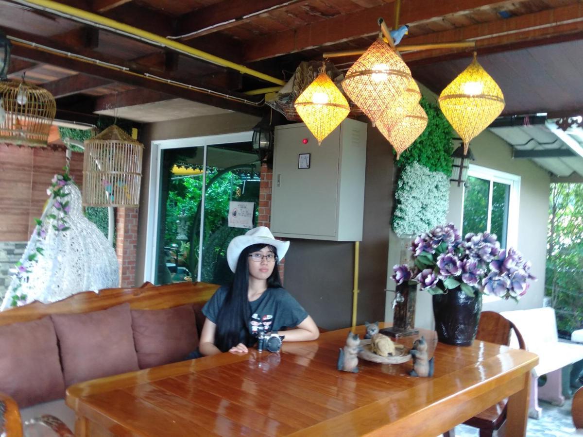 Ruenthip Homestay Bangkok Exterior photo