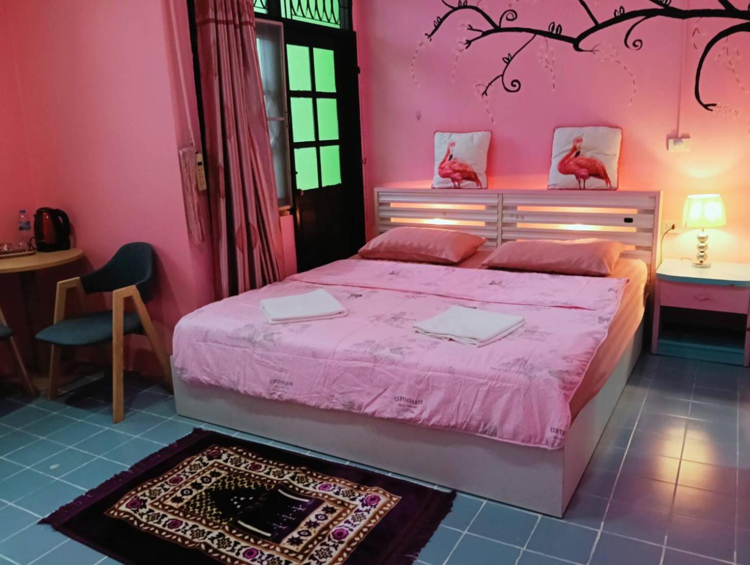 Ruenthip Homestay Bangkok Exterior photo