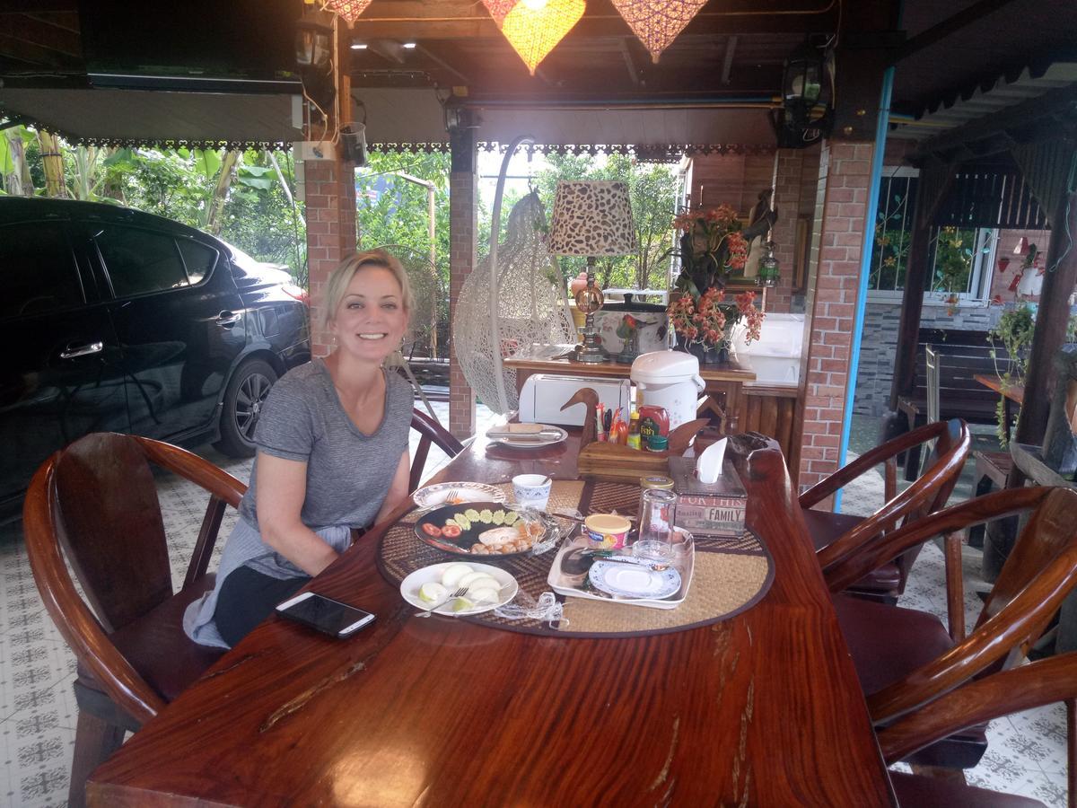 Ruenthip Homestay Bangkok Exterior photo